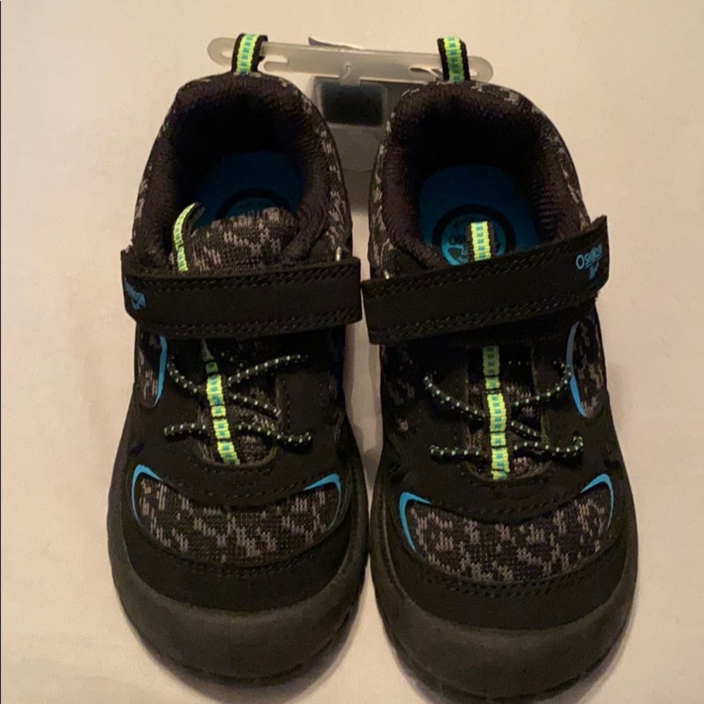 NWT Bump toe Oshkosh shoes